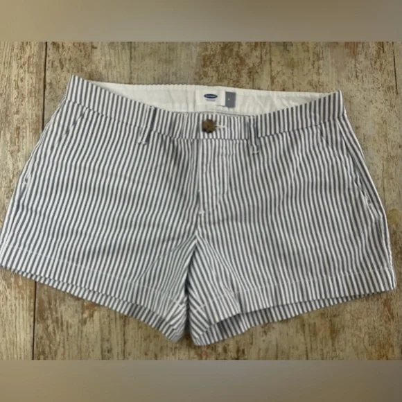 Old Navy Seersucker Chino Shorts Womens Size Flat Front Black White Stripe